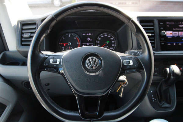 Volkswagen Crafter 35 2.0 TDI L3H3 DC / 6 pers / AUTOMAAT / Trekhaak / Camera