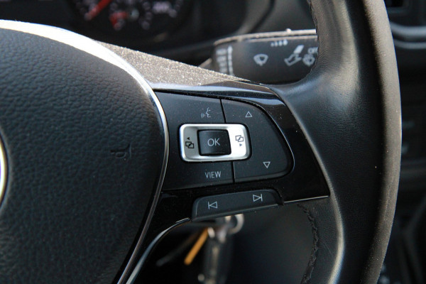 Volkswagen Crafter 35 2.0 TDI L3H3 DC / 6 pers / AUTOMAAT / Trekhaak / Camera
