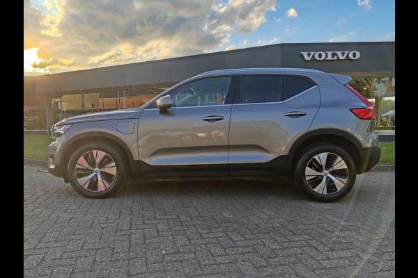 Volvo XC40 T4 211PK Recharge Inscription Expression | Trekhaak | Blis | Camera Achter | Stoel & Stuur verwarm. | 18''