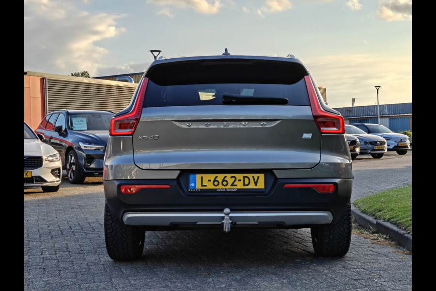 Volvo XC40 T4 211PK Recharge Inscription Expression | Trekhaak | Blis | Camera Achter | Stoel & Stuur verwarm. | 18''