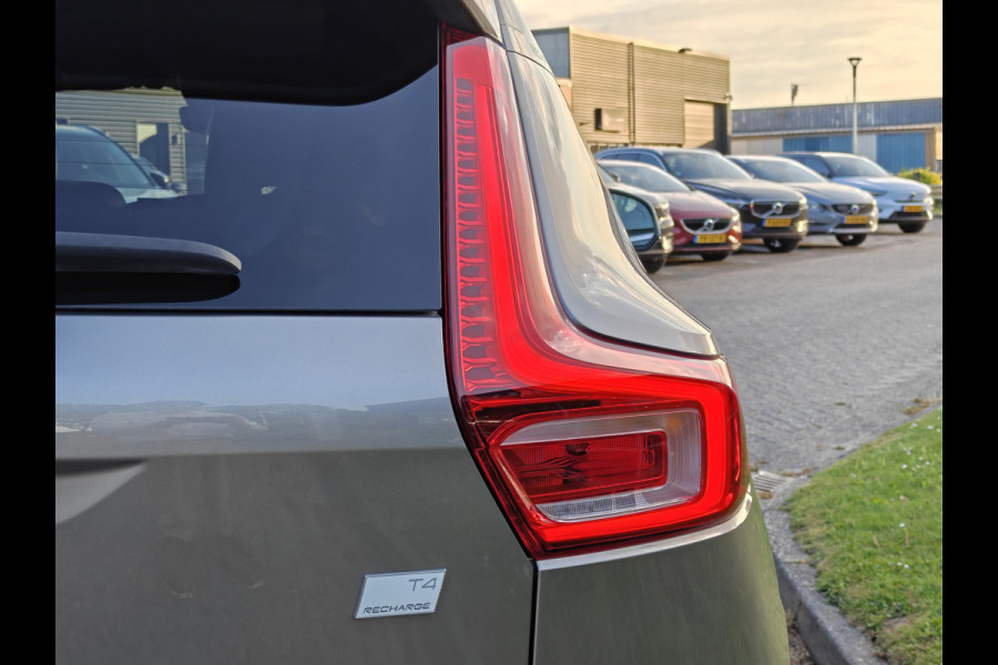 Volvo XC40 T4 211PK Recharge Inscription Expression | Trekhaak | Blis | Camera Achter | Stoel & Stuur verwarm. | 18''