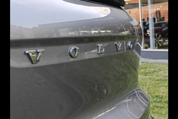Volvo XC40 T4 211PK Recharge Inscription Expression | Trekhaak | Blis | Camera Achter | Stoel & Stuur verwarm. | 18''