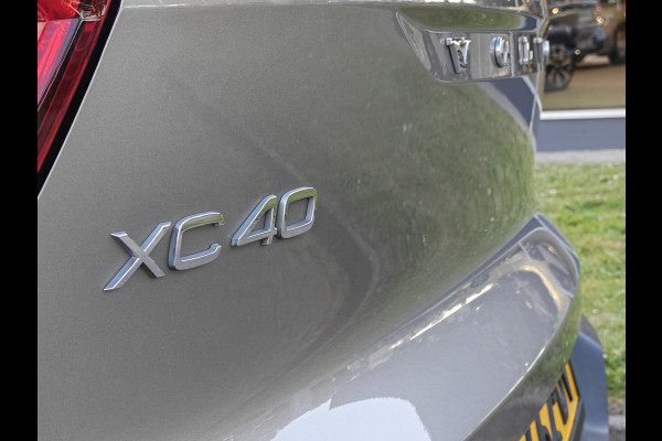 Volvo XC40 T4 211PK Recharge Inscription Expression | Trekhaak | Blis | Camera Achter | Stoel & Stuur verwarm. | 18''
