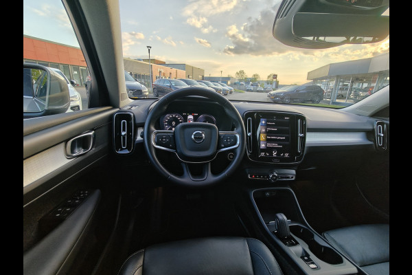 Volvo XC40 T4 211PK Recharge Inscription Expression | Trekhaak | Blis | Camera Achter | Stoel & Stuur verwarm. | 18''