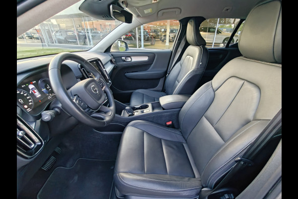 Volvo XC40 T4 211PK Recharge Inscription Expression | Trekhaak | Blis | Camera Achter | Stoel & Stuur verwarm. | 18''