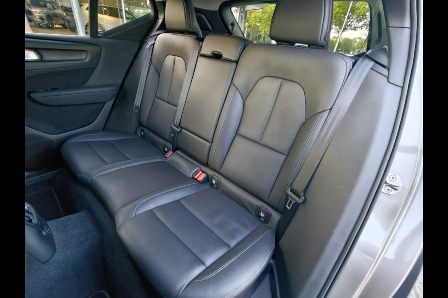 Volvo XC40 T4 211PK Recharge Inscription Expression | Trekhaak | Blis | Camera Achter | Stoel & Stuur verwarm. | 18''