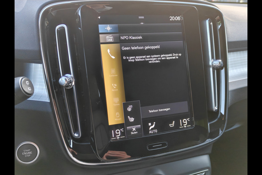 Volvo XC40 T4 211PK Recharge Inscription Expression | Trekhaak | Blis | Camera Achter | Stoel & Stuur verwarm. | 18''