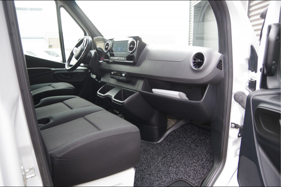 Mercedes-Benz Sprinter 319 3.0 V6 L2H1 DC-6P, 3.5T TREKHAAK, LED, ADAPT. CRUISE, MBUX 10'', CAMERA, NAVI, GEVEERDE STOEL, DUBBELE CABINE, DUBBEL CABINE