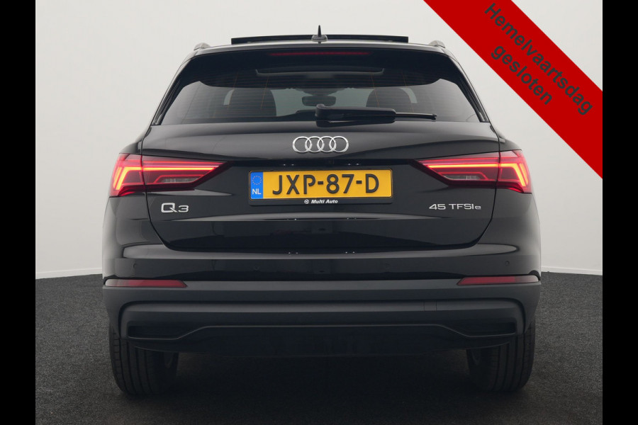 Audi Q3 45 TFSI e PHEV 245pk Dealer O.H. | Trekhaak Af Fabriek | Panodak | Camera | Alcantara Sportstoelen Verwarmd | Apple Carplay | Keyless | Blis | LED Koplampen | Virtual | Navigatie | DAB | Plug In Hybrid |