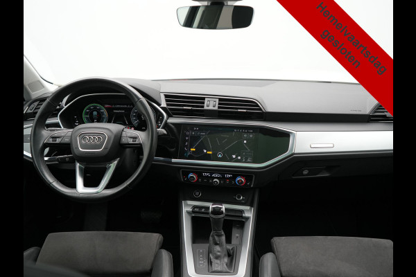 Audi Q3 45 TFSI e PHEV 245pk Dealer O.H. | Trekhaak Af Fabriek | Panodak | Camera | Alcantara Sportstoelen Verwarmd | Apple Carplay | Keyless | Blis | LED Koplampen | Virtual | Navigatie | DAB | Plug In Hybrid |