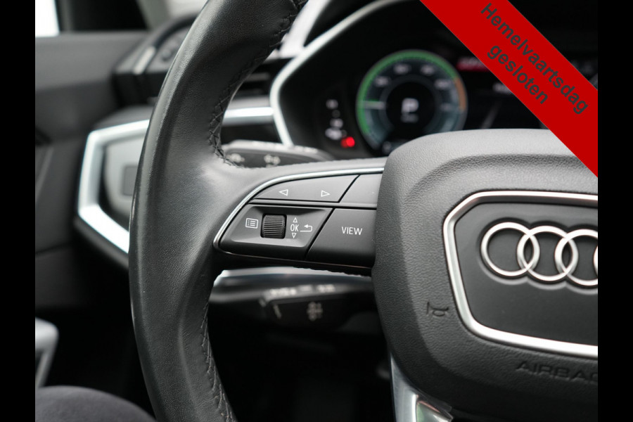 Audi Q3 45 TFSI e PHEV 245pk Dealer O.H. | Trekhaak Af Fabriek | Panodak | Camera | Alcantara Sportstoelen Verwarmd | Apple Carplay | Keyless | Blis | LED Koplampen | Virtual | Navigatie | DAB | Plug In Hybrid |