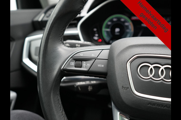 Audi Q3 45 TFSI e PHEV 245pk Dealer O.H. | Trekhaak Af Fabriek | Panodak | Camera | Alcantara Sportstoelen Verwarmd | Apple Carplay | Keyless | Blis | LED Koplampen | Virtual | Navigatie | DAB | Plug In Hybrid |