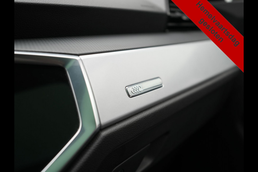 Audi Q3 45 TFSI e PHEV 245pk Dealer O.H. | Trekhaak Af Fabriek | Panodak | Camera | Alcantara Sportstoelen Verwarmd | Apple Carplay | Keyless | Blis | LED Koplampen | Virtual | Navigatie | DAB | Plug In Hybrid |