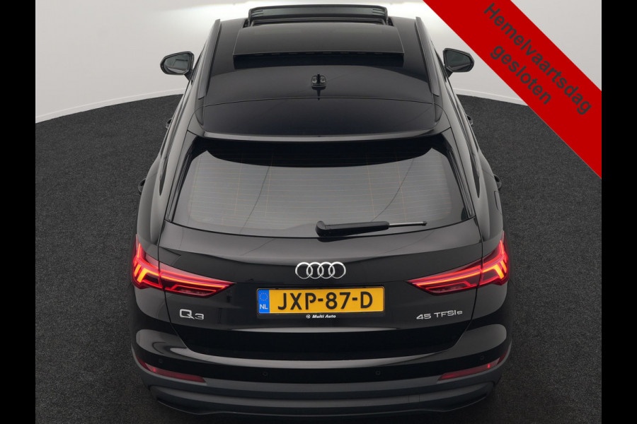 Audi Q3 45 TFSI e PHEV 245pk Dealer O.H. | Trekhaak Af Fabriek | Panodak | Camera | Alcantara Sportstoelen Verwarmd | Apple Carplay | Keyless | Blis | LED Koplampen | Virtual | Navigatie | DAB | Plug In Hybrid |
