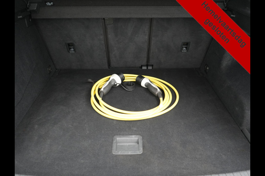 Audi Q3 45 TFSI e PHEV 245pk Dealer O.H. | Trekhaak Af Fabriek | Panodak | Camera | Alcantara Sportstoelen Verwarmd | Apple Carplay | Keyless | Blis | LED Koplampen | Virtual | Navigatie | DAB | Plug In Hybrid |