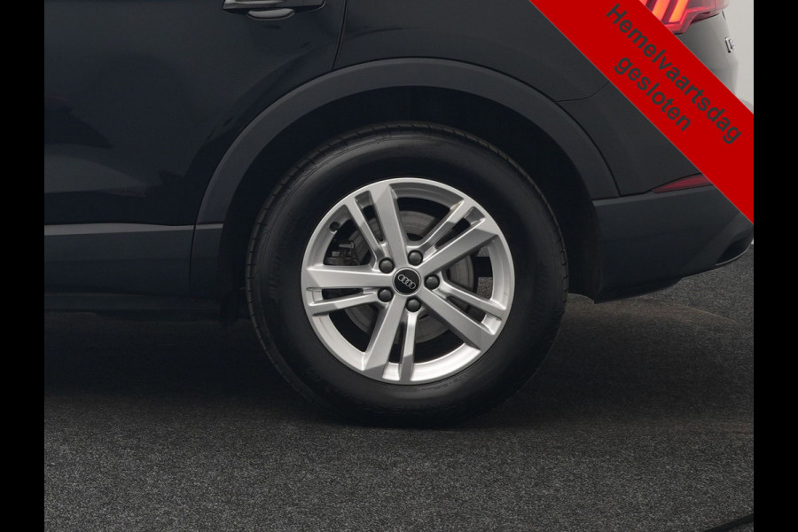 Audi Q3 45 TFSI e PHEV 245pk Dealer O.H. | Trekhaak Af Fabriek | Panodak | Camera | Alcantara Sportstoelen Verwarmd | Apple Carplay | Keyless | Blis | LED Koplampen | Virtual | Navigatie | DAB | Plug In Hybrid |