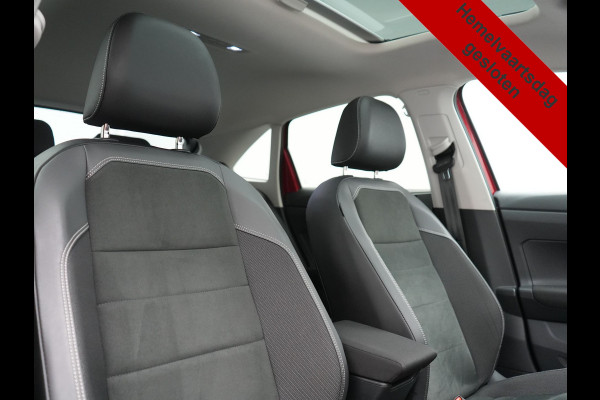 Volkswagen Taigo 1.0 TSI DSG Style 110pk Dealer O.H | Panodak | Camera | Adaptive Cruise | Alcantara Sportstoelen Verwarmd | IQ Light | IQ Drive | Keyless | Apple CarPlay | Navigatie | Virtual | DAB |