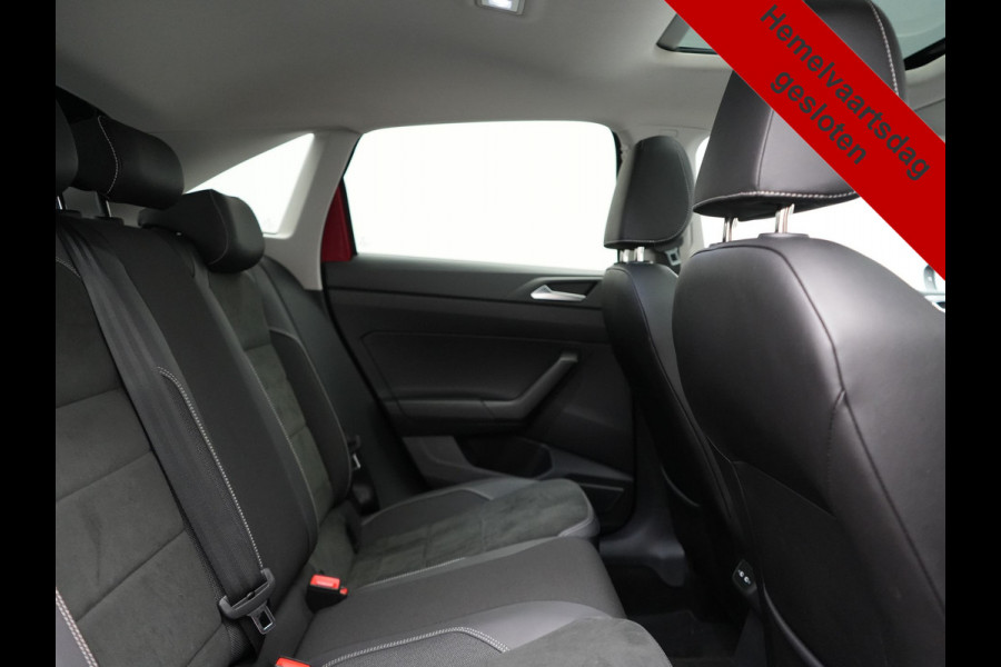 Volkswagen Taigo 1.0 TSI DSG Style 110pk Dealer O.H | Panodak | Camera | Adaptive Cruise | Alcantara Sportstoelen Verwarmd | IQ Light | IQ Drive | Keyless | Apple CarPlay | Navigatie | Virtual | DAB |