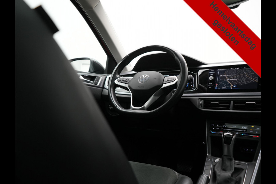 Volkswagen Taigo 1.0 TSI DSG Style 110pk Dealer O.H | Panodak | Camera | Adaptive Cruise | Alcantara Sportstoelen Verwarmd | IQ Light | IQ Drive | Keyless | Apple CarPlay | Navigatie | Virtual | DAB |