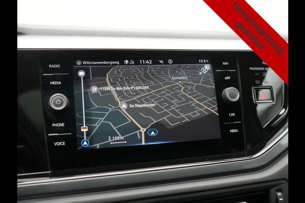 Volkswagen Taigo 1.0 TSI DSG Style 110pk Dealer O.H | Panodak | Camera | Adaptive Cruise | Alcantara Sportstoelen Verwarmd | IQ Light | IQ Drive | Keyless | Apple CarPlay | Navigatie | Virtual | DAB |