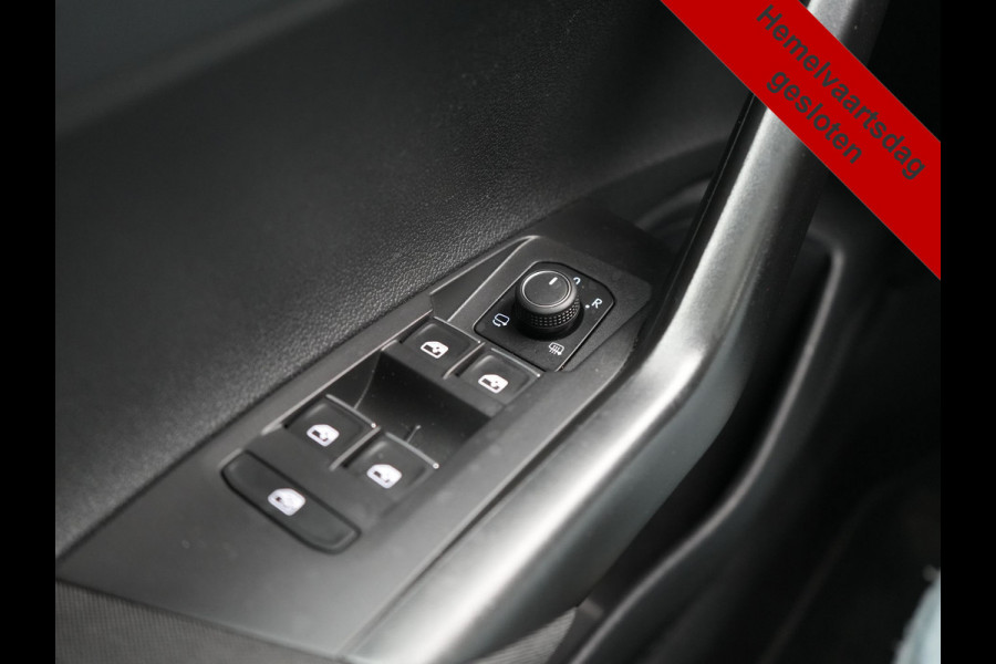 Volkswagen Taigo 1.0 TSI DSG Style 110pk Dealer O.H | Panodak | Camera | Adaptive Cruise | Alcantara Sportstoelen Verwarmd | IQ Light | IQ Drive | Keyless | Apple CarPlay | Navigatie | Virtual | DAB |