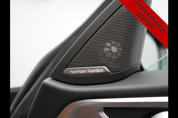 BMW 4 Serie Coupé 430i M Sport 245pk Dealer O.H Sanremo Green | Panodak | Lederen Competition Stoelen Memory & Verwarmd | Adaptive Onderstel | 360 Camera | Harman & Kardon | 19" L.M | Carbon | Apple Carplay | Navigatie | Blis | Virtual | DAB |