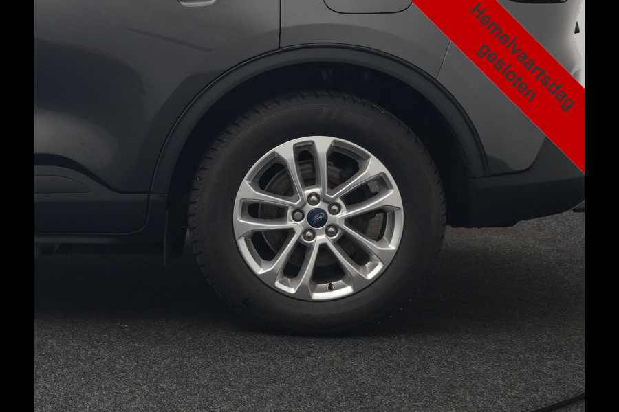 Ford Kuga 2.5 Titanium PHEV 225pk Dealer O.H | Camera | Keyless | Cruise Control | Sportstoelen & Stuur Verwarmd | Navigatie | Virtual | DAB | 17"L.M | Plug In Hybrid