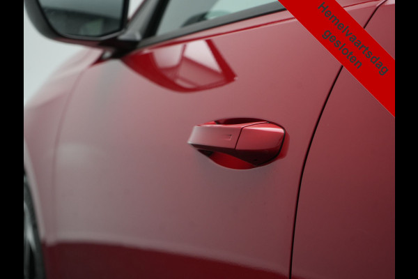 Opel Astra 1.6 Business Elegance PHEV 180pk | Adaptive Cruise | 360 Camera | Sportstoelen & Stuur Verwarmd | Apple Carplay | Keyless | LED Koplampen | Navigatie | DAB | Plug In Hybrid