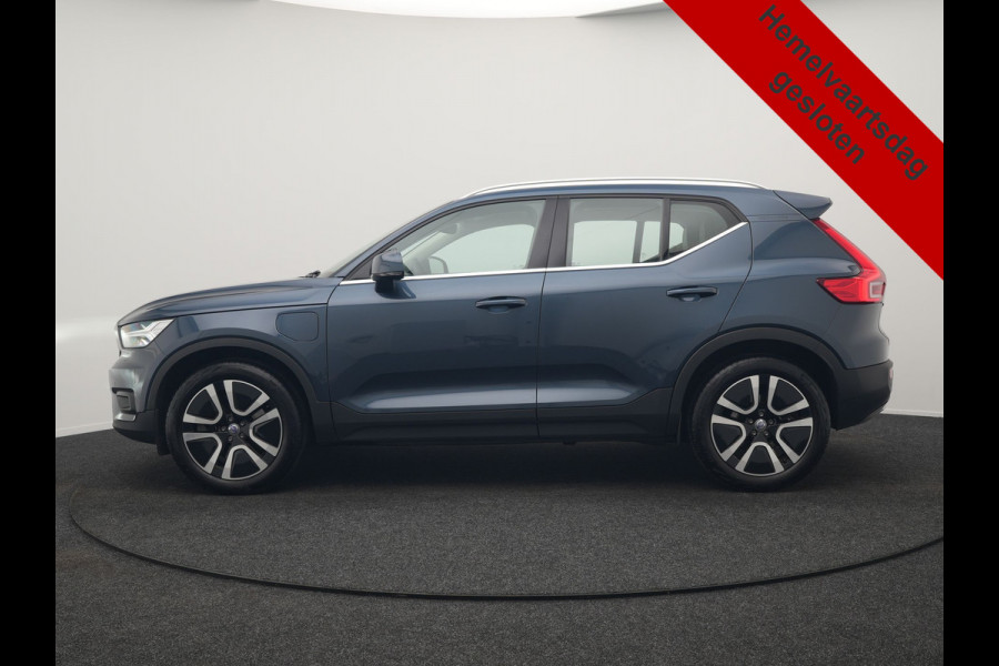 Volvo XC40 T4 Recharge Inscription 211pk PHEV Dealer O.H. | Trekhaak Af Fabriek | Adaptive Cruise | 360 Camera | Lederen Sportstoelen Memory & Verwarmd | Stuur Verwarmd | Apple Carplay | Keyless | Blis | Navigatie | DAB | Plug In Hybrid