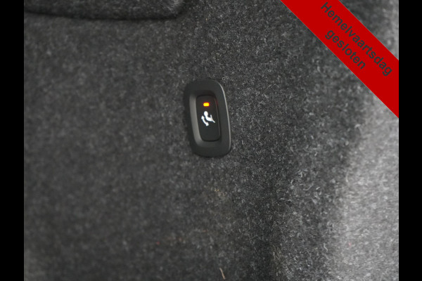Volvo XC40 T4 Recharge Inscription 211pk PHEV Dealer O.H. | Trekhaak Af Fabriek | Adaptive Cruise | 360 Camera | Lederen Sportstoelen Memory & Verwarmd | Stuur Verwarmd | Apple Carplay | Keyless | Blis | Navigatie | DAB | Plug In Hybrid