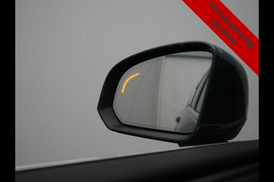Volvo XC40 T4 Recharge Inscription 211pk PHEV Dealer O.H. | Trekhaak Af Fabriek | Adaptive Cruise | 360 Camera | Lederen Sportstoelen Memory & Verwarmd | Stuur Verwarmd | Apple Carplay | Keyless | Blis | Navigatie | DAB | Plug In Hybrid