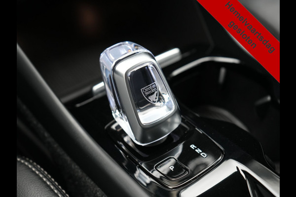 Volvo XC40 T4 Recharge Inscription 211pk PHEV Dealer O.H. | Trekhaak Af Fabriek | Adaptive Cruise | 360 Camera | Lederen Sportstoelen Memory & Verwarmd | Stuur Verwarmd | Apple Carplay | Keyless | Blis | Navigatie | DAB | Plug In Hybrid