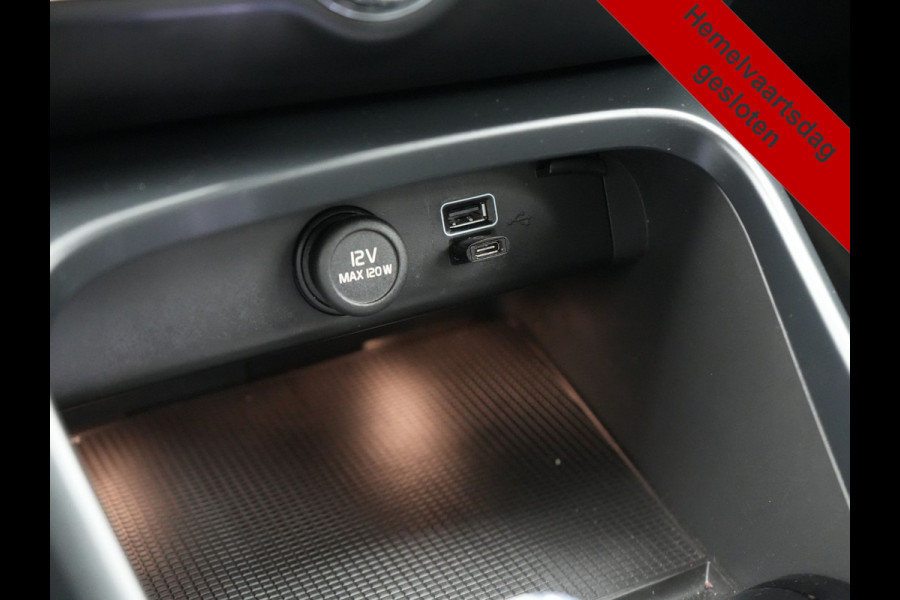 Volvo XC40 T4 Recharge Inscription 211pk PHEV Dealer O.H. | Trekhaak Af Fabriek | Adaptive Cruise | 360 Camera | Lederen Sportstoelen Memory & Verwarmd | Stuur Verwarmd | Apple Carplay | Keyless | Blis | Navigatie | DAB | Plug In Hybrid