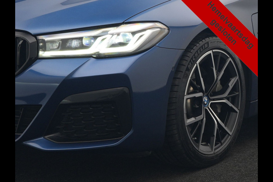 BMW 5 Serie Touring 530e M Sport PHEV 293pk Dealer O.H. | Panodak | Adaptive Cruise | 360 Camera | Harman / Kardon | Lederen Comfortzetels Memory & Verwarmd | Adaptive LED | Apple Carplay | Blis | Sfeerverlichting | Navigatie | DAB | Plug In Hybrid |