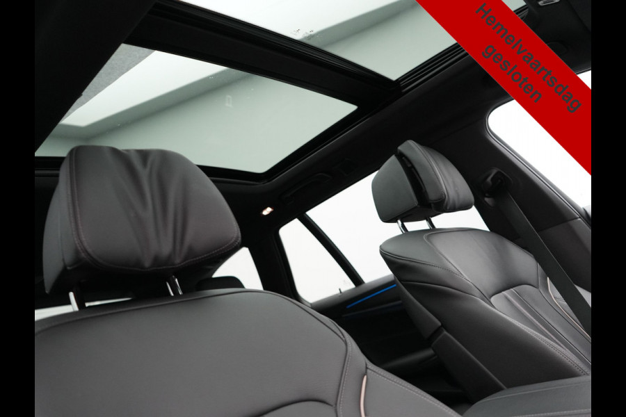 BMW 5 Serie Touring 530e M Sport PHEV 293pk Dealer O.H. | Panodak | Adaptive Cruise | 360 Camera | Harman / Kardon | Lederen Comfortzetels Memory & Verwarmd | Adaptive LED | Apple Carplay | Blis | Sfeerverlichting | Navigatie | DAB | Plug In Hybrid |