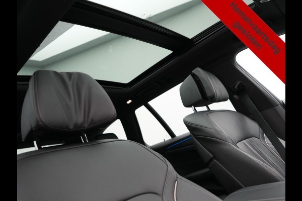 BMW 5 Serie Touring 530e M Sport PHEV 293pk Dealer O.H. | Panodak | Adaptive Cruise | 360 Camera | Harman / Kardon | Lederen Comfortzetels Memory & Verwarmd | Adaptive LED | Apple Carplay | Blis | Sfeerverlichting | Navigatie | DAB | Plug In Hybrid |