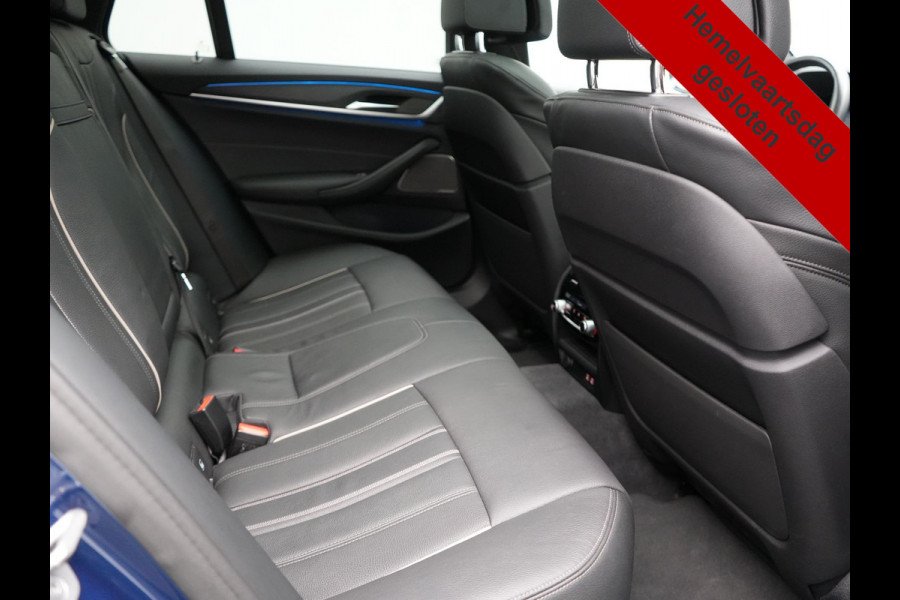 BMW 5 Serie Touring 530e M Sport PHEV 293pk Dealer O.H. | Panodak | Adaptive Cruise | 360 Camera | Harman / Kardon | Lederen Comfortzetels Memory & Verwarmd | Adaptive LED | Apple Carplay | Blis | Sfeerverlichting | Navigatie | DAB | Plug In Hybrid |