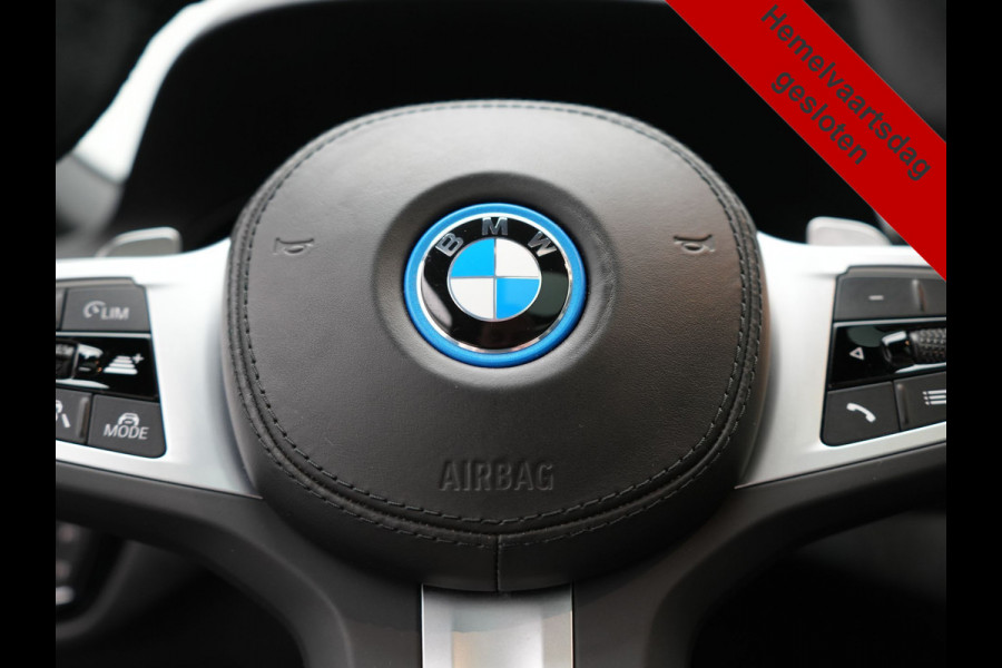 BMW 5 Serie Touring 530e M Sport PHEV 293pk Dealer O.H. | Panodak | Adaptive Cruise | 360 Camera | Harman / Kardon | Lederen Comfortzetels Memory & Verwarmd | Adaptive LED | Apple Carplay | Blis | Sfeerverlichting | Navigatie | DAB | Plug In Hybrid |