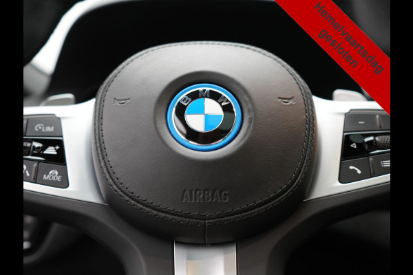 BMW 5 Serie Touring 530e M Sport PHEV 293pk Dealer O.H. | Panodak | Adaptive Cruise | 360 Camera | Harman / Kardon | Lederen Comfortzetels Memory & Verwarmd | Adaptive LED | Apple Carplay | Blis | Sfeerverlichting | Navigatie | DAB | Plug In Hybrid |
