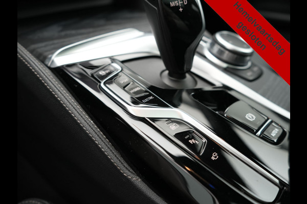BMW 5 Serie Touring 530e M Sport PHEV 293pk Dealer O.H. | Panodak | Adaptive Cruise | 360 Camera | Harman / Kardon | Lederen Comfortzetels Memory & Verwarmd | Adaptive LED | Apple Carplay | Blis | Sfeerverlichting | Navigatie | DAB | Plug In Hybrid |