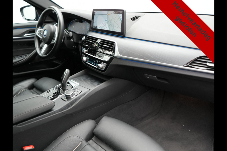 BMW 5 Serie Touring 530e M Sport PHEV 293pk Dealer O.H. | Panodak | Adaptive Cruise | 360 Camera | Harman / Kardon | Lederen Comfortzetels Memory & Verwarmd | Adaptive LED | Apple Carplay | Blis | Sfeerverlichting | Navigatie | DAB | Plug In Hybrid |
