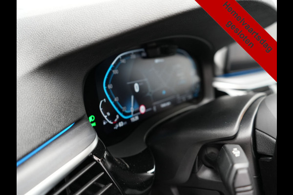 BMW 5 Serie Touring 530e M Sport PHEV 293pk Dealer O.H. | Panodak | Adaptive Cruise | 360 Camera | Harman / Kardon | Lederen Comfortzetels Memory & Verwarmd | Adaptive LED | Apple Carplay | Blis | Sfeerverlichting | Navigatie | DAB | Plug In Hybrid |