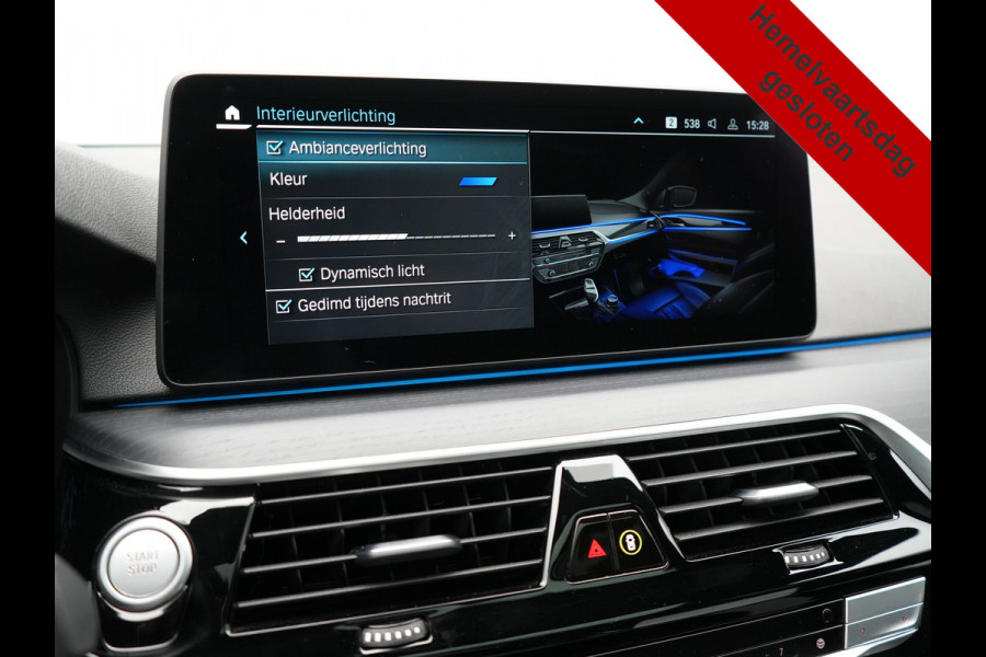 BMW 5 Serie Touring 530e M Sport PHEV 293pk Dealer O.H. | Panodak | Adaptive Cruise | 360 Camera | Harman / Kardon | Lederen Comfortzetels Memory & Verwarmd | Adaptive LED | Apple Carplay | Blis | Sfeerverlichting | Navigatie | DAB | Plug In Hybrid |