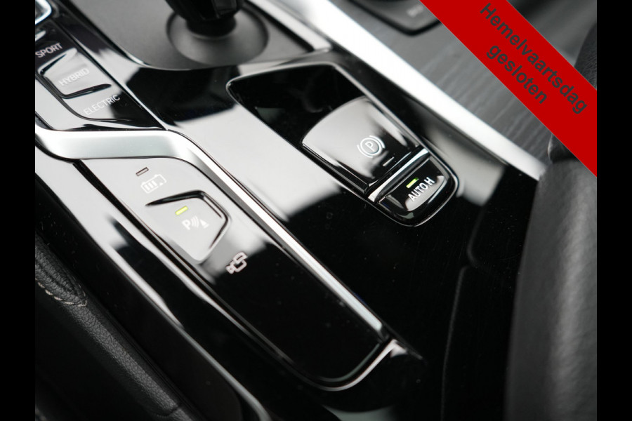 BMW 5 Serie Touring 530e M Sport PHEV 293pk Dealer O.H. | Panodak | Adaptive Cruise | 360 Camera | Harman / Kardon | Lederen Comfortzetels Memory & Verwarmd | Adaptive LED | Apple Carplay | Blis | Sfeerverlichting | Navigatie | DAB | Plug In Hybrid |