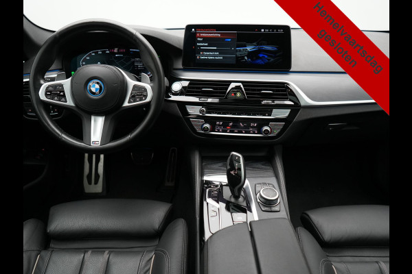 BMW 5 Serie Touring 530e M Sport PHEV 293pk Dealer O.H. | Panodak | Adaptive Cruise | 360 Camera | Harman / Kardon | Lederen Comfortzetels Memory & Verwarmd | Adaptive LED | Apple Carplay | Blis | Sfeerverlichting | Navigatie | DAB | Plug In Hybrid |