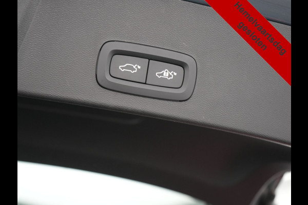 Volvo XC40 T4 Recharge R-Design PHEV 211pk Dealer O.H. | Panodak | Adaptive Cruise | Camera | Harman / Kardon | Alcantara Sportstoelen Memory & Verwarmd | Keyless | Blis | Stuur Verwarmd | Apple Carplay | 19"L.M | Plug In Hybrid |