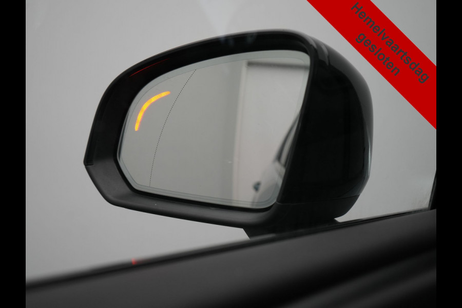 Volvo XC40 T4 Recharge R-Design PHEV 211pk Dealer O.H. | Panodak | Adaptive Cruise | Camera | Harman / Kardon | Alcantara Sportstoelen Memory & Verwarmd | Keyless | Blis | Stuur Verwarmd | Apple Carplay | 19"L.M | Plug In Hybrid |