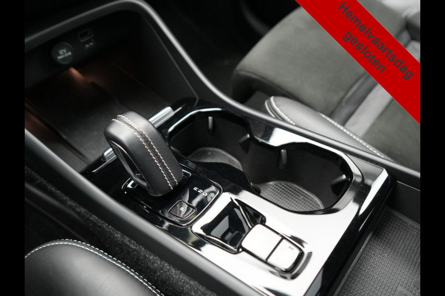 Volvo XC40 T4 Recharge R-Design PHEV 211pk Dealer O.H. | Panodak | Adaptive Cruise | Camera | Harman / Kardon | Alcantara Sportstoelen Memory & Verwarmd | Keyless | Blis | Stuur Verwarmd | Apple Carplay | 19"L.M | Plug In Hybrid |