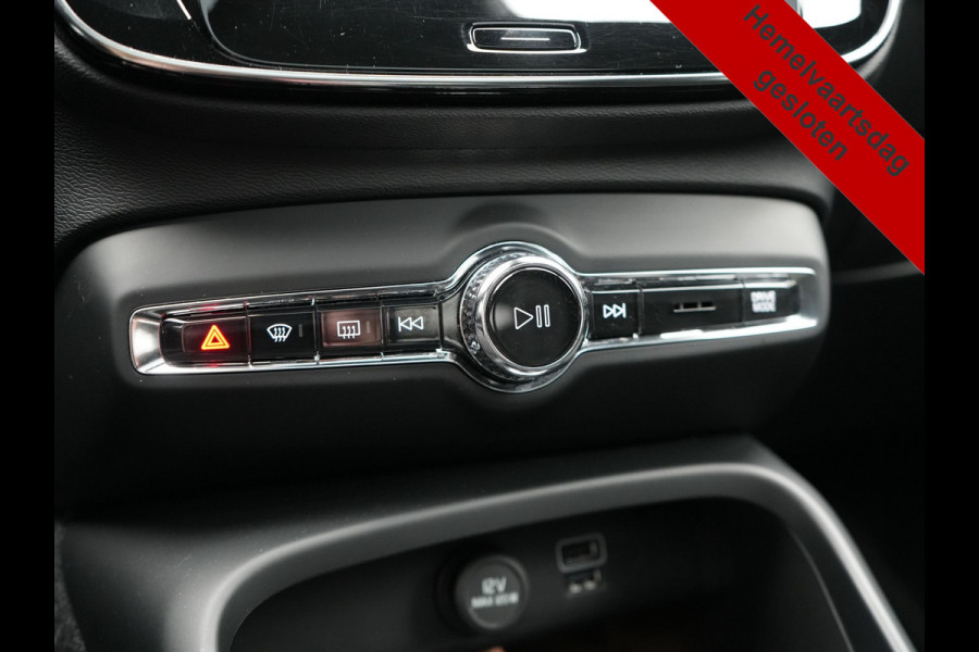 Volvo XC40 T4 Recharge R-Design PHEV 211pk Dealer O.H. | Panodak | Adaptive Cruise | Camera | Harman / Kardon | Alcantara Sportstoelen Memory & Verwarmd | Keyless | Blis | Stuur Verwarmd | Apple Carplay | 19"L.M | Plug In Hybrid |