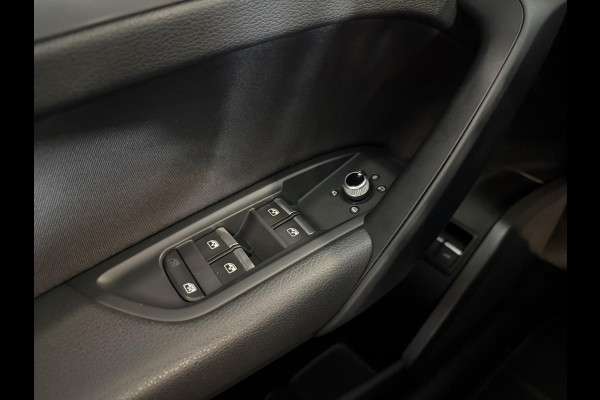 Audi Q5 50 TFSI e quattro Pro Line S-Line Plugin Hybrid | Navigatie | Climate Control | Led | Parkeer sensoren V+A | Stoelverwarming | Virtual Cockpit | Extra Getint Glas